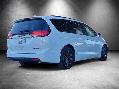 2019 Chrysler Pacifica Hybrid Limited