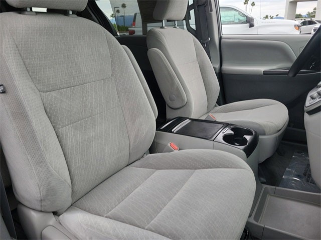 2020 Toyota Sienna LE 8 Passenger