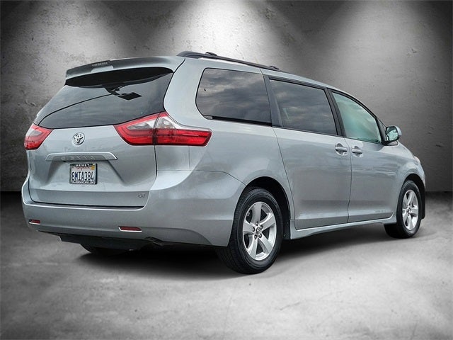 2020 Toyota Sienna LE 8 Passenger
