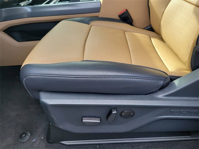 2025 Ford F-350SD Lariat DRW