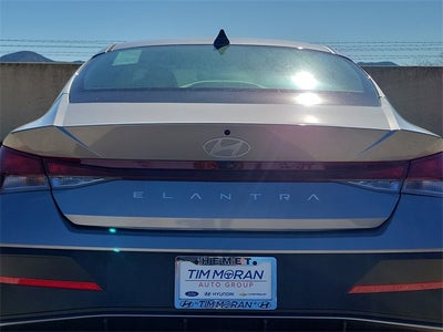 2025 Hyundai Elantra SE