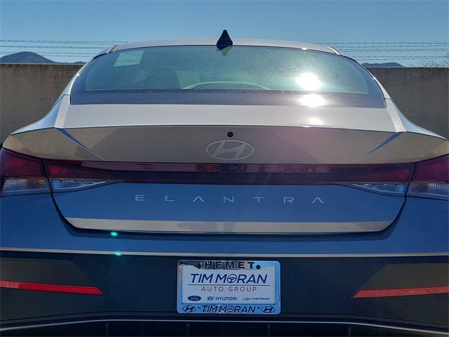 2025 Hyundai Elantra SE