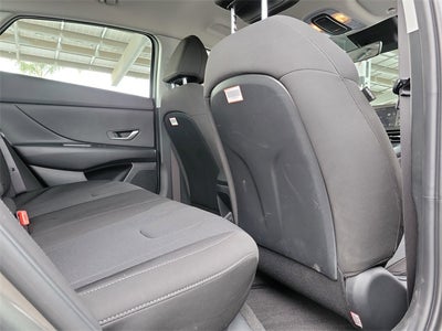 2025 Hyundai Elantra SE