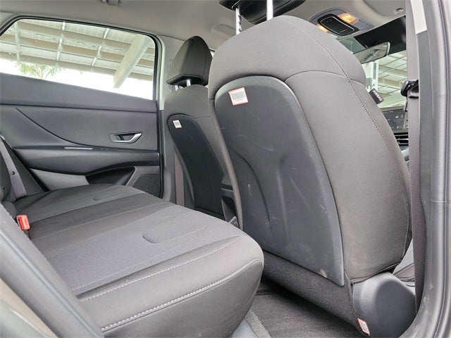 2025 Hyundai Elantra SE