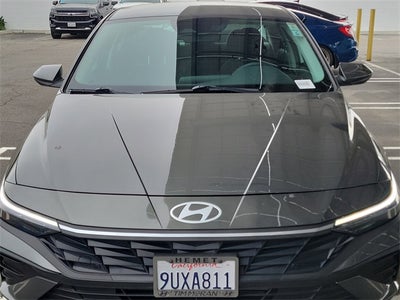 2025 Hyundai Elantra SE