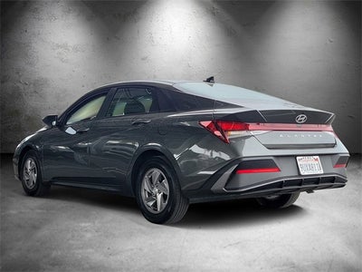 2025 Hyundai Elantra SE