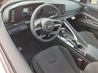2025 Hyundai Elantra SE