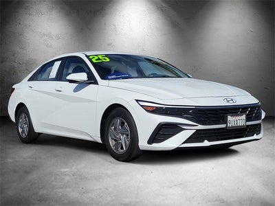 2025 Hyundai Elantra SE
