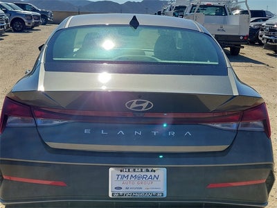 2025 Hyundai Elantra SE