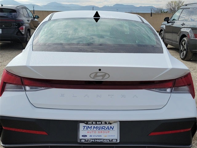 2025 Hyundai Elantra SE