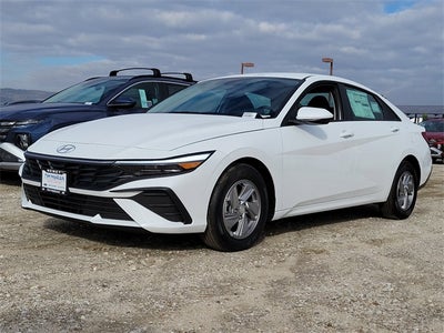 2025 Hyundai Elantra SE