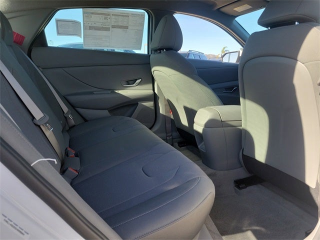 2025 Hyundai Elantra SE