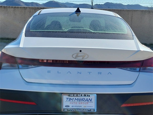 2025 Hyundai Elantra SE