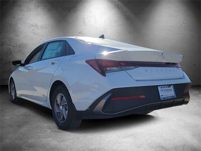 2025 Hyundai Elantra SE