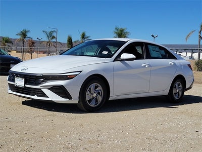 2025 Hyundai Elantra SE