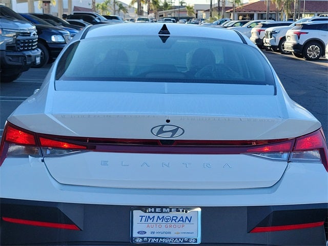 2025 Hyundai Elantra SE