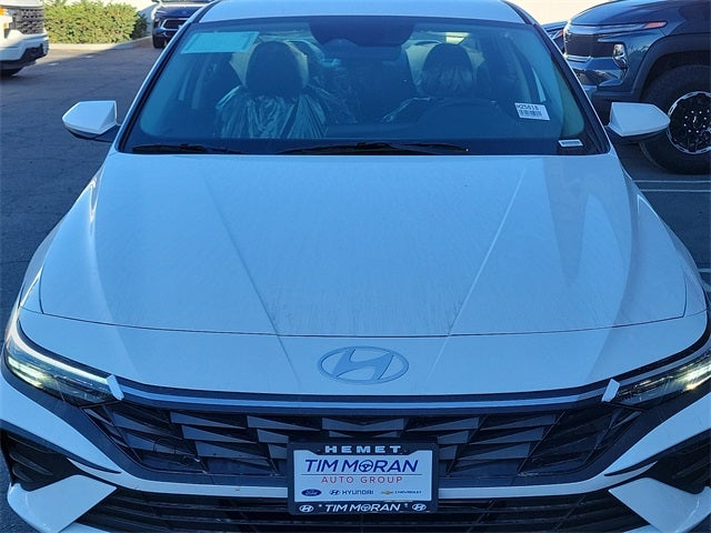 2025 Hyundai Elantra SE