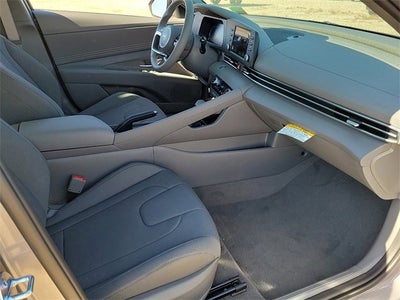 2025 Hyundai Elantra SEL Sport