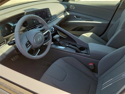 2025 Hyundai Elantra SEL Sport